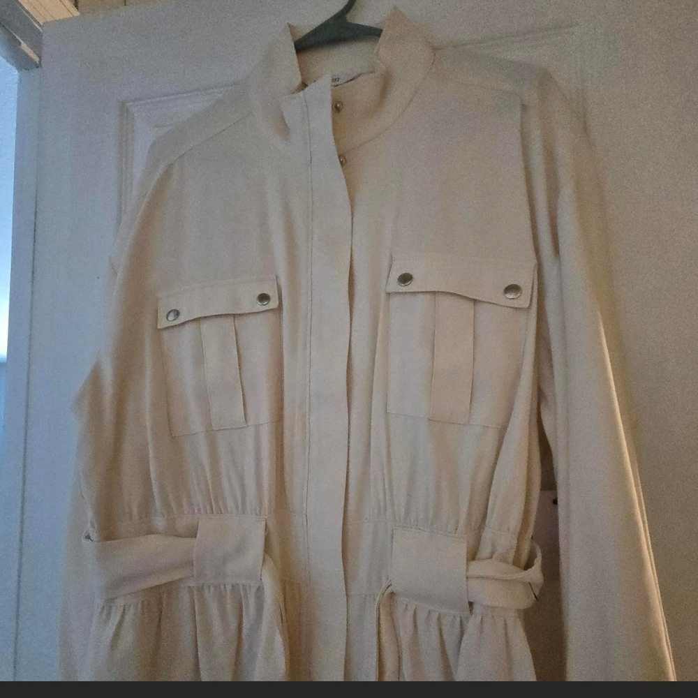 Nine West Cream Blazer with Belted Waist and Stand-Up Collar